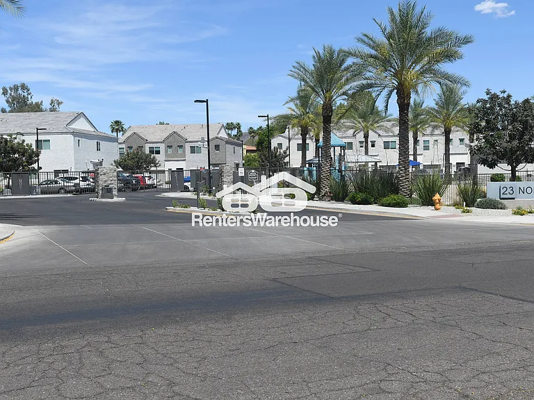2264 W Harmont Dr — Photo 19