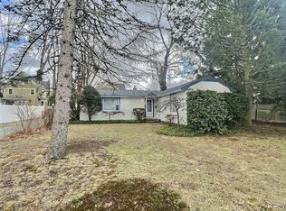 11 Clovelly Ln, Framingham, MA 01702