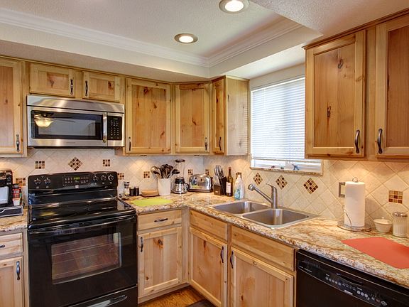 3rd image of 3066 Granada Ct #5