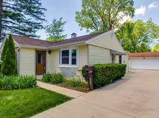 3407 Sigwalt St, Rolling Meadows, IL 60008