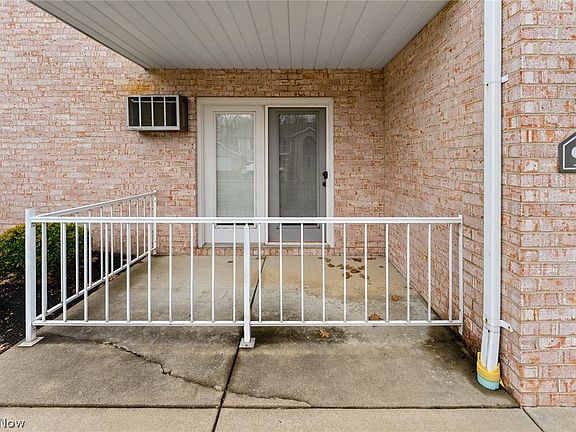4th image of 929 Auburn Hills Dr Unit 1