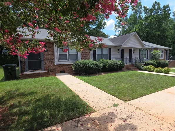 1115 Saint Charles Ct, Newton, NC 28658