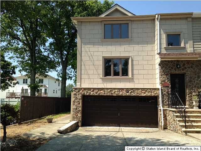 1st image of 674 Yetman Ave