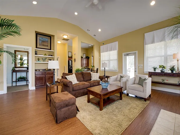 140 Alderbrook Cir — Photo 8
