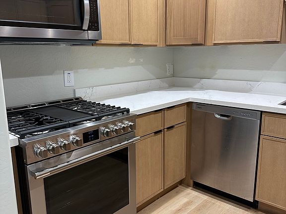 3rd image of 735 W Coolidge St APT 2