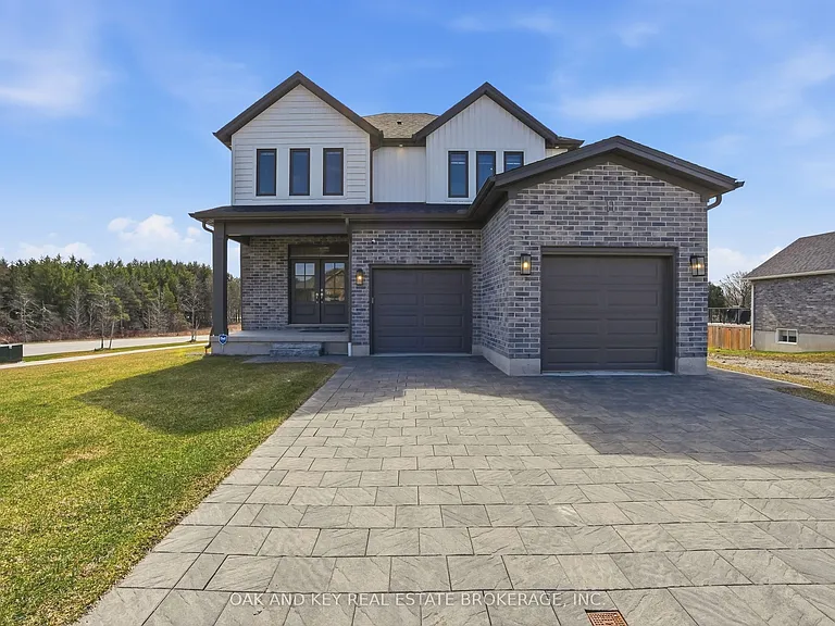 11 Bowman Dr — Photo 1