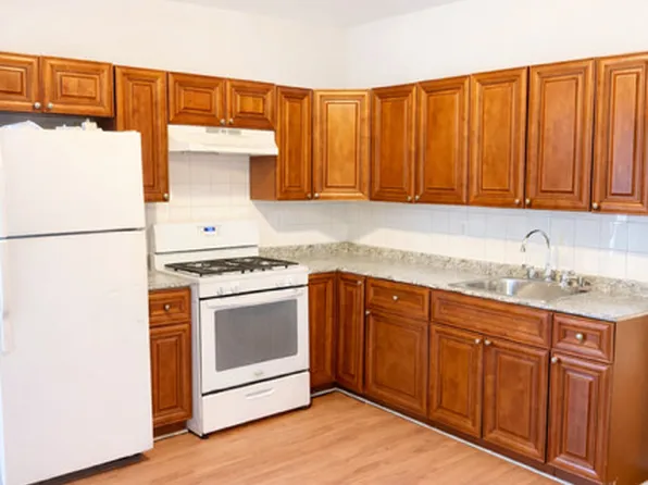 1349 Pembroke St, Bridgeport, CT 06608