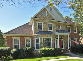 1049 Cross Gate Rd, Winston Salem, NC 27106