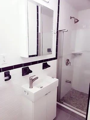 Rented by United Realty Equities | media 33