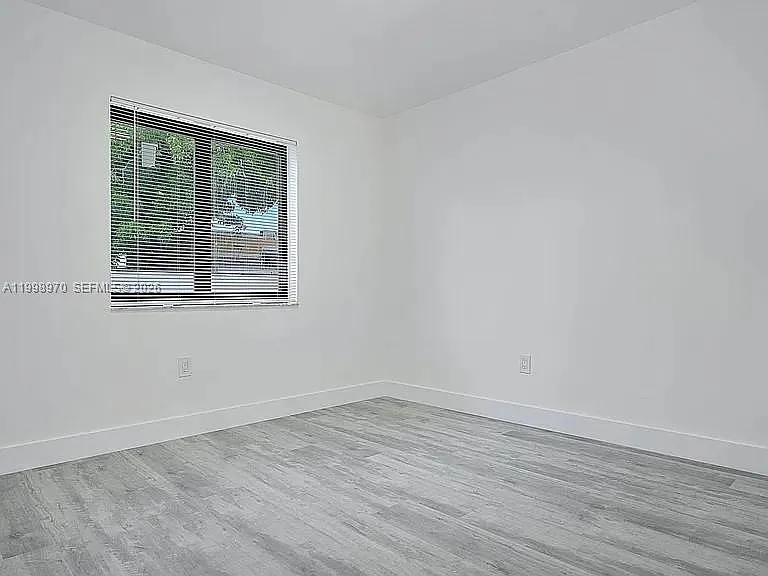 3417 NW 22nd Ave #13 — Photo 3