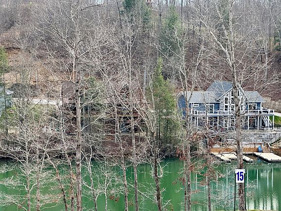 4th image of 15 Sleepy Hollow Rd
