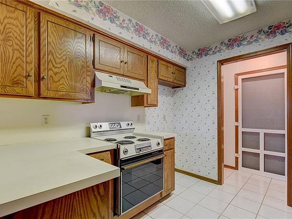 new refrigerator and dishwasher will be added prior to move 