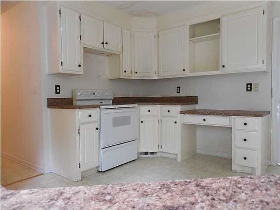 5th image of 8669 Laurel Grove Ln