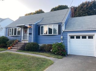 11 Lincoln Rd, Peabody, MA 01960