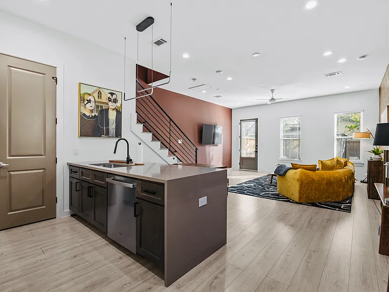 6829 Cadillac St — Photo 10
