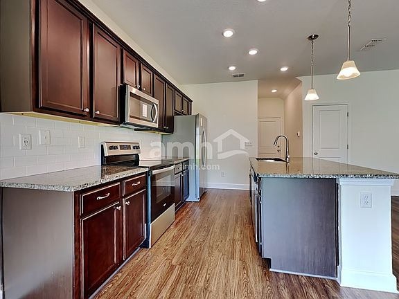 4th image of 8583 Highfield Ave