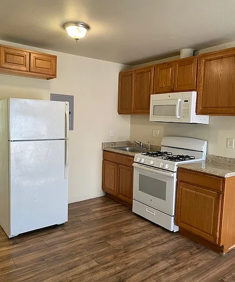 415 E Flora St #1-13 — Photo 17