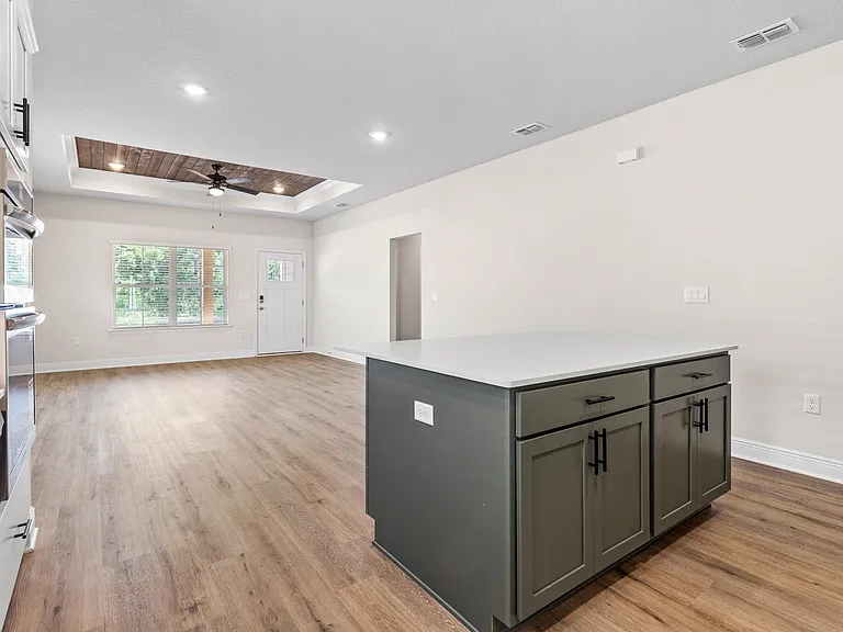 515 Bienville Pl — Photo 5