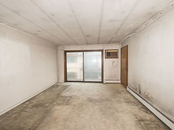 3rd image of 7224 W Wrightwood Ave APT 302