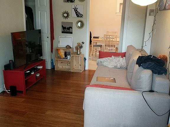 2nd image of 831 Hopkins Ave