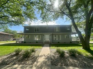 101 Heather Ln APT 4, Mankato, MN 56001