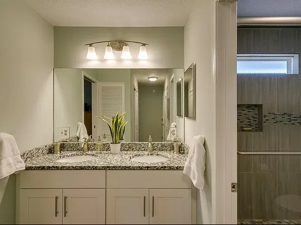 1345 4th Ave N, Jacksonville Beach, FL 32250