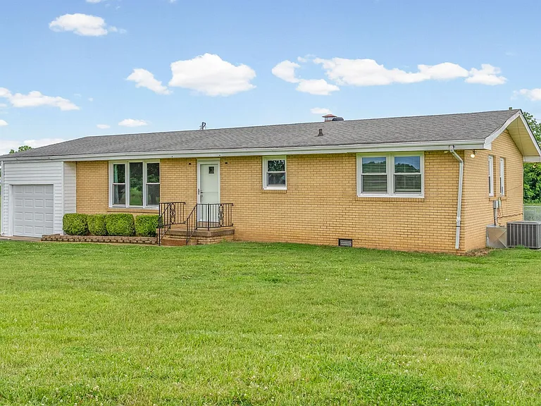 3561 Pickering Rd — Photo 4