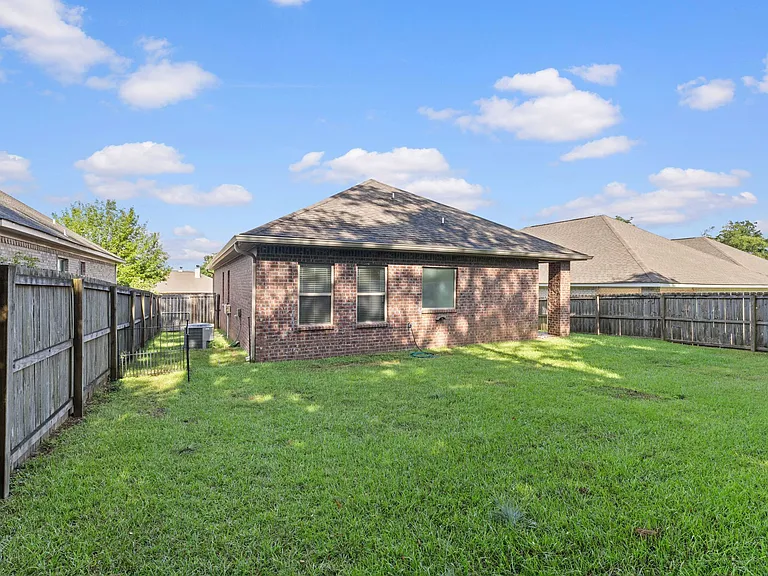 27320 Lashay Dr — Photo 39