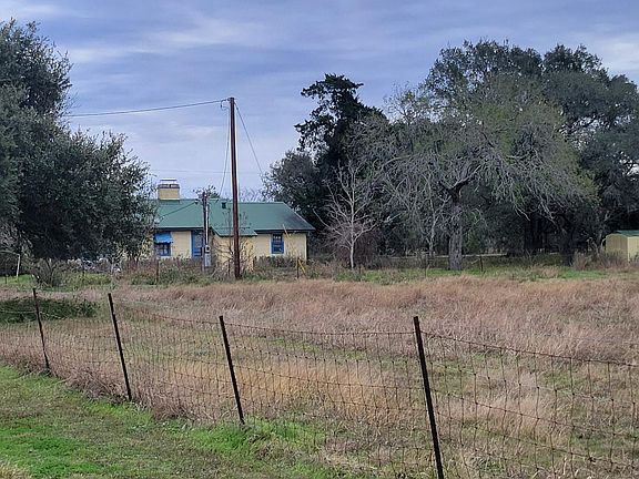 4th image of 1105 Clipson Rd