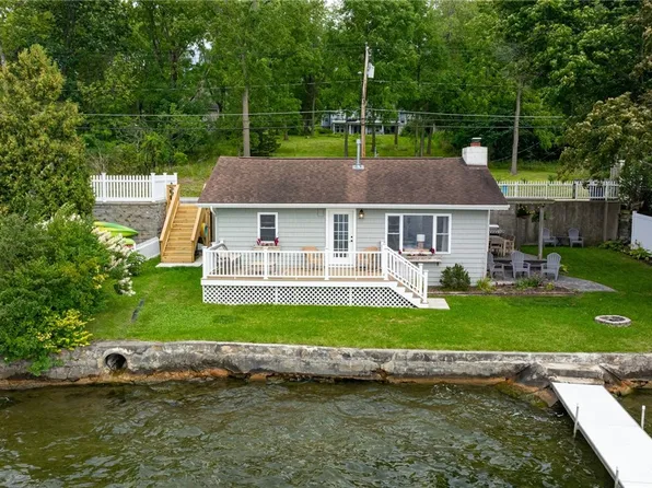 5284 E Lake Rd, Livonia, NY 14487