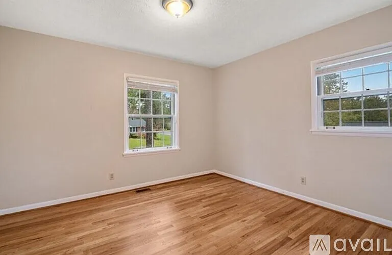 1712 Scampton Dr — Photo 11