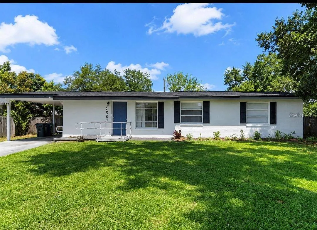 4 bed, 2.0 bath, 1256 sqft, $1,950 — Photo 1