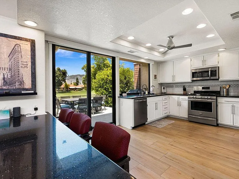 235 Santa Barbara Cir — Photo 23