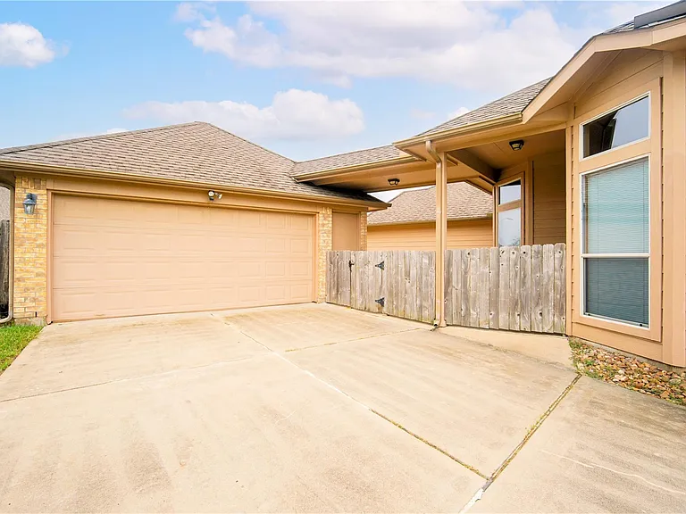 9323 Hillhaven Ct — Photo 36