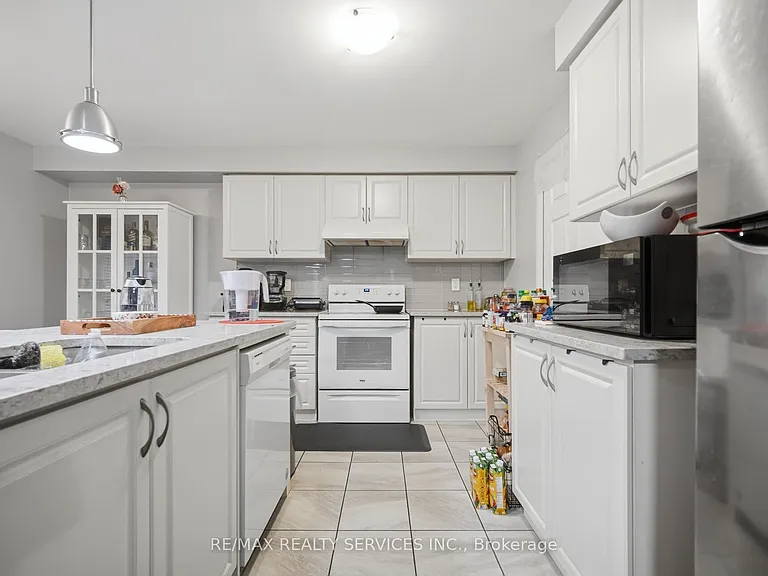 75 Benhurst Cres #UPPER — Photo 17