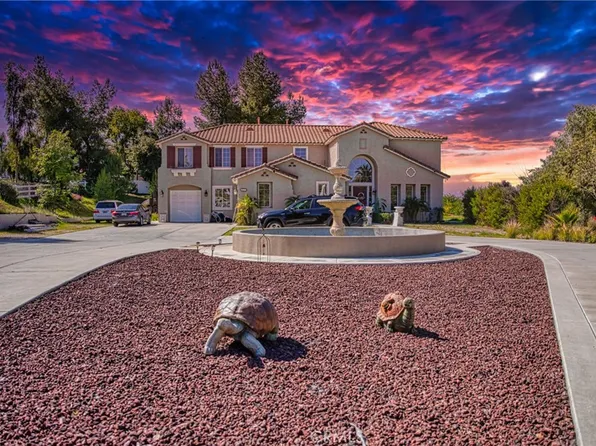 18253 Hollowtree Ln, Riverside, CA 92504