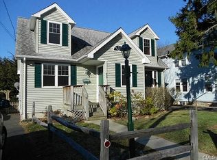 25 Harris St, Fairfield, CT 06824