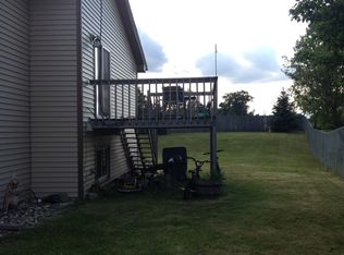 4728 Hayward Rd N, Oakdale, MN 55128