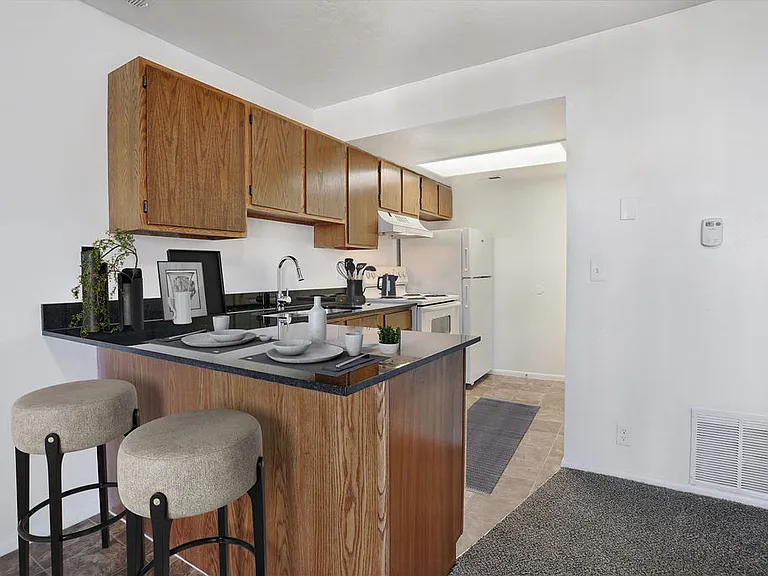 Falcon Park Apartments — Photo 7