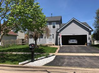 665 Lakewood Farms Dr, Bolingbrook, IL 60490