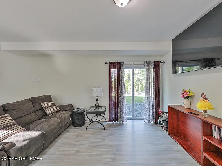 125 Larch Dr — Photo 6