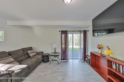125 Larch Dr Photo 1