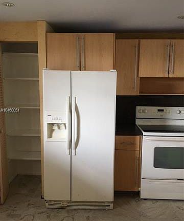 4th image of 1710 NE 191st St #3083