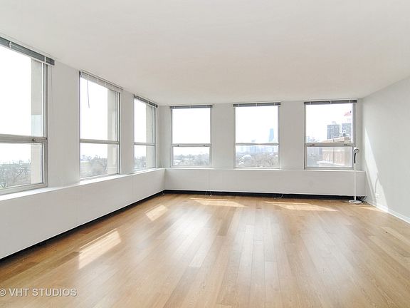 4th image of 2626 N Lakeview Ave APT 1003