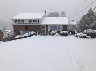 1020 N Whitmore Rd, North Huntingdon, PA 15642