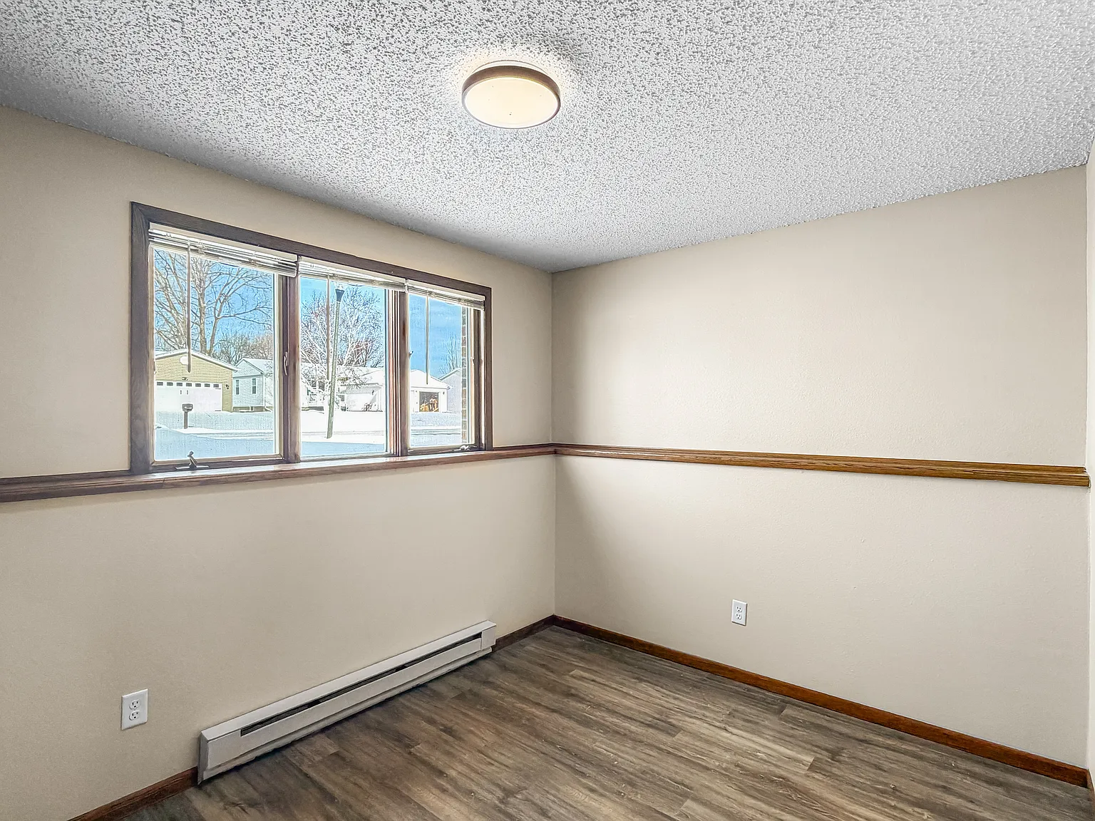 3 bed, 845 sqft, $1,080 — Photo 4