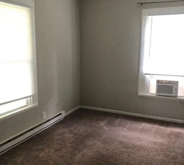 744 Rex Dr — Photo 2