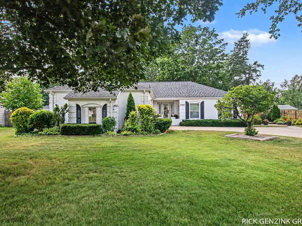 7747 Park Lane Ave, Jenison, MI 49428