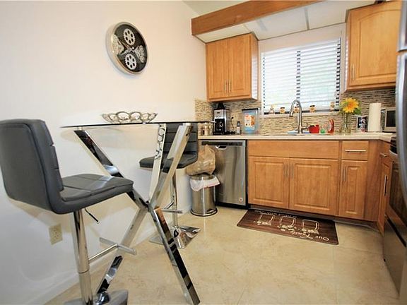 3rd image of 7532 Ashmont Cir #208