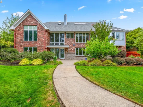 3975 Brae Burn Dr, Eugene, OR 97405